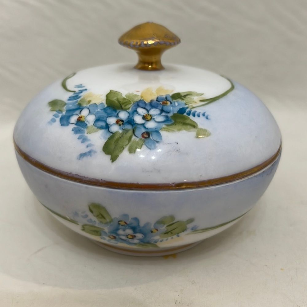 Bavarian Powder Bowl Trinket Covered Dish Gold Knob & Trim 4 In X 3 1/4 Vintage